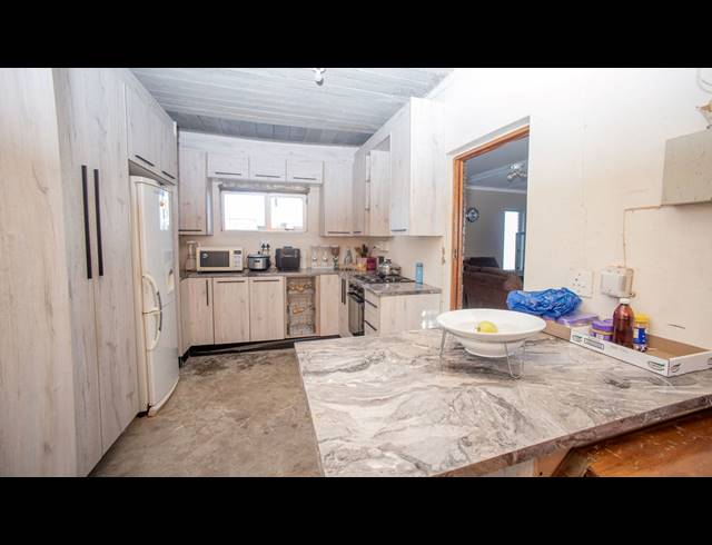 4 BEDROOM HOUSE FOR SALE IN SUNNYRIDGE